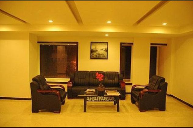 Grand Thakar Hotel Rajkot Exterior foto