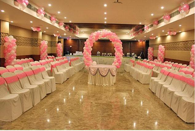 Grand Thakar Hotel Rajkot Exterior foto